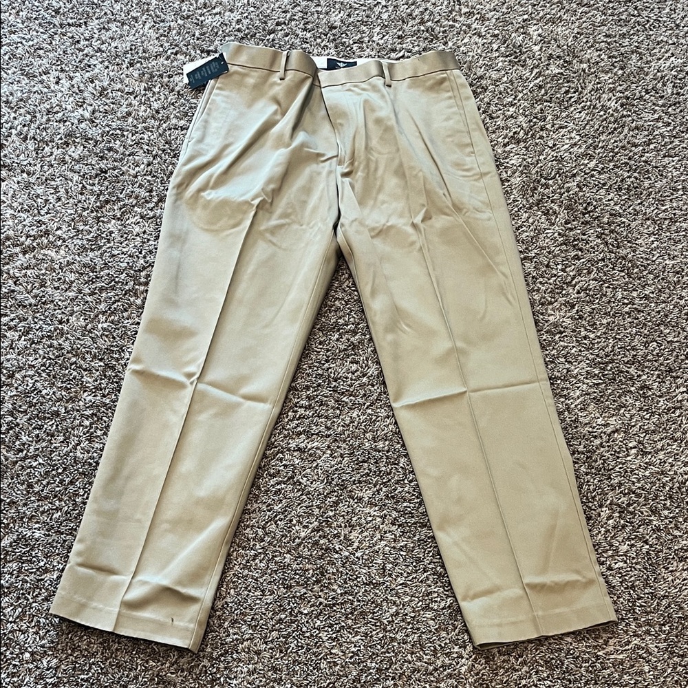 Dockers Men's Khaki Chinos